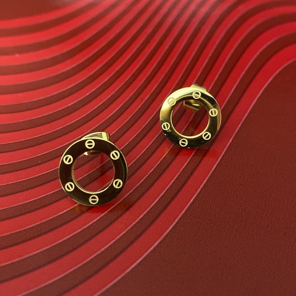 New CARTIER collection yellow gold tone Love earnings ⭐️⭐️⭐️⭐️ - Picture 6 of 13